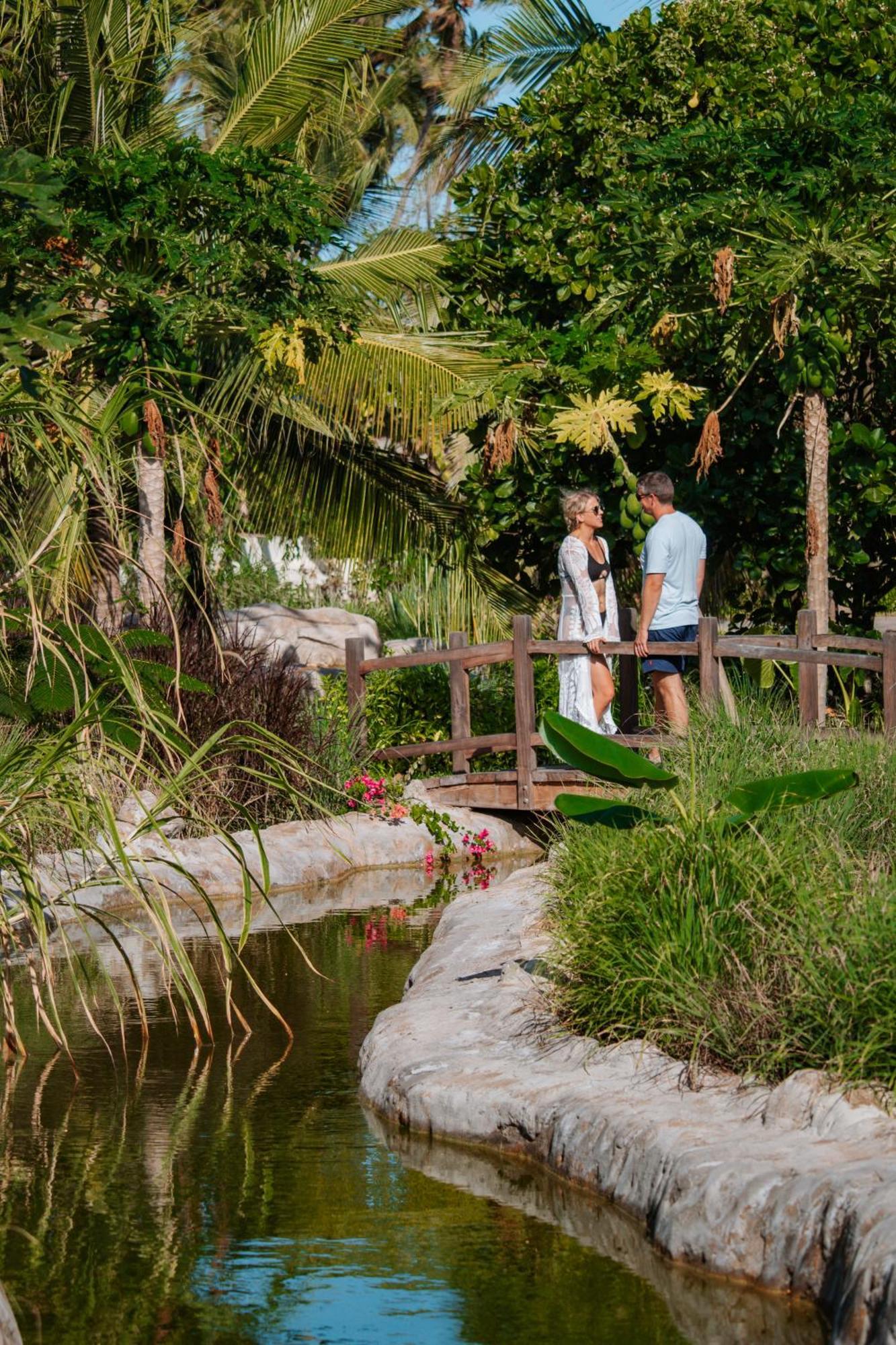 Ycona Luxury Resort Uroa Esterno foto