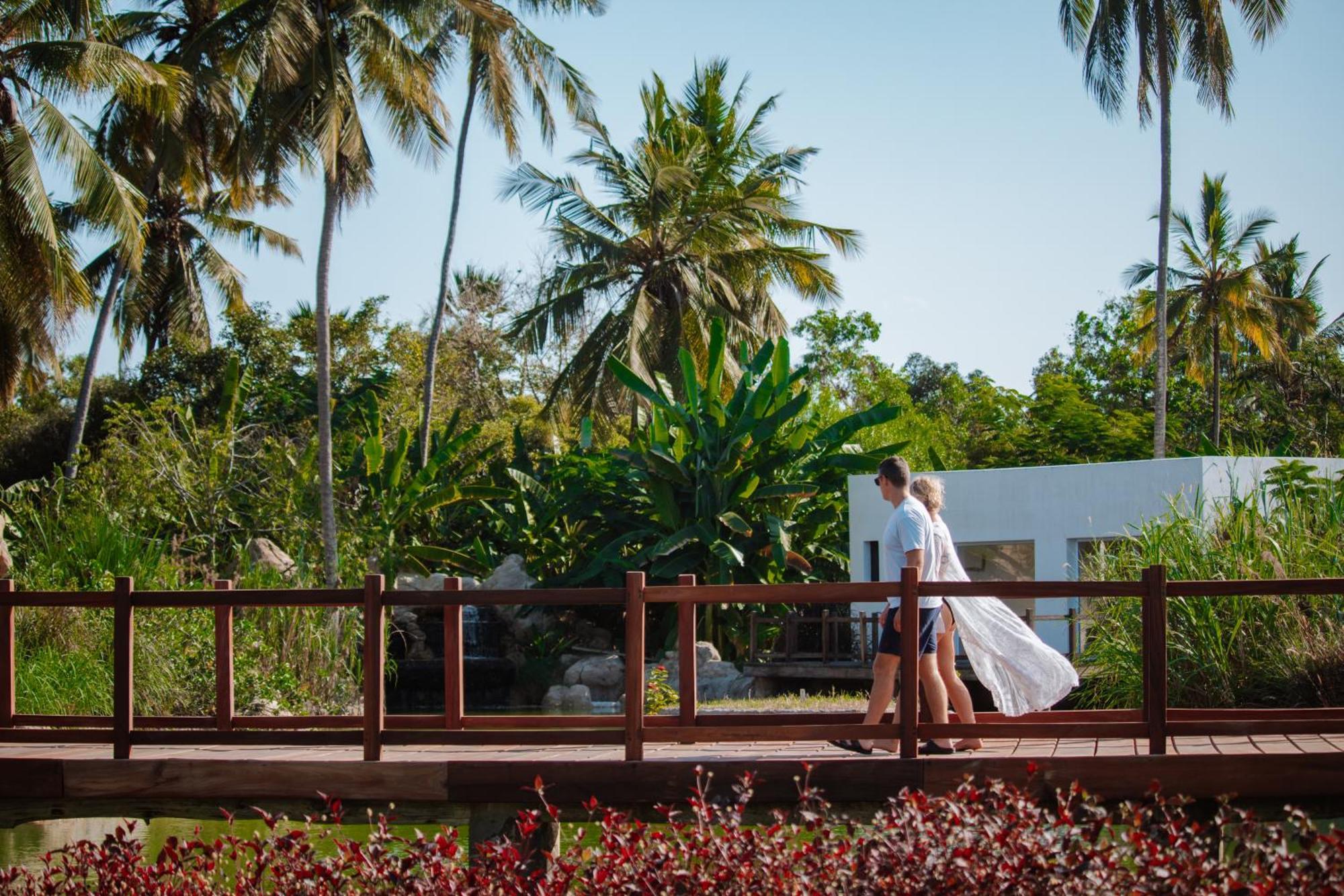 Ycona Luxury Resort Uroa Esterno foto